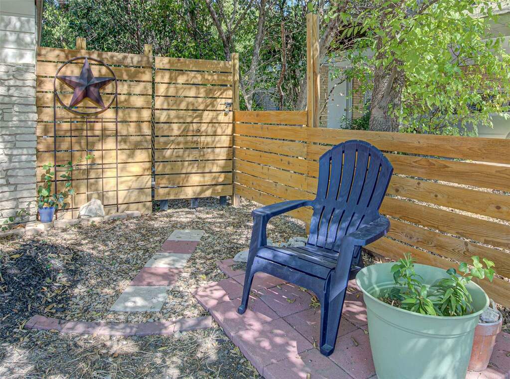 110 W Saint Johns Ave, Austin, TX 78752 - View 5
