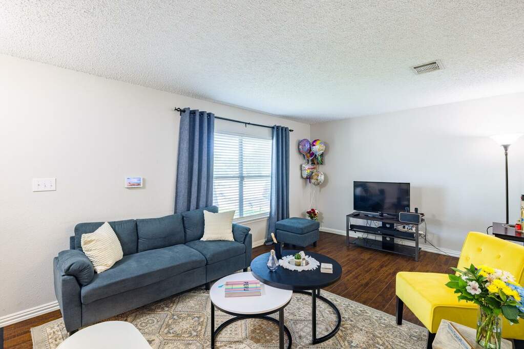 1002 Silverstone Ln, Cedar Park, TX 78613 MLS 6972428 properties