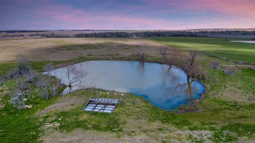 62 County Road 448 Rd, Waelder, TX 78959 MLS 6989249 properties