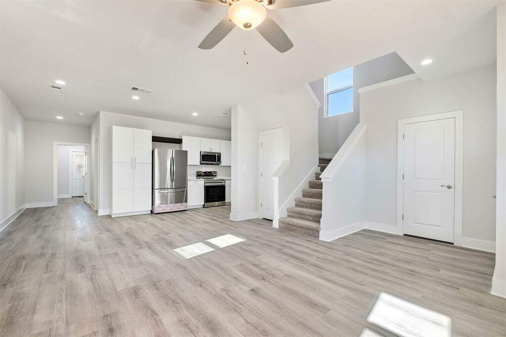 107 Wilkes St, Smithville, TX 78957 | MLS# 7286317 | @properties Dallas