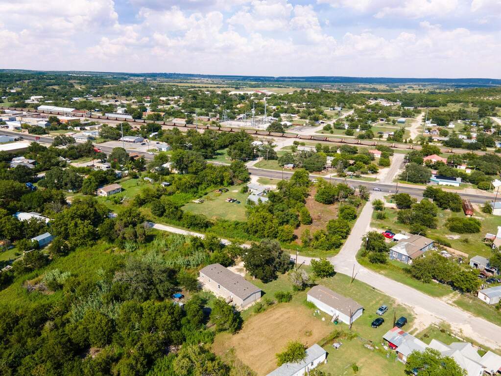 3 St St S #5, Lometa, TX 76853 - View 2