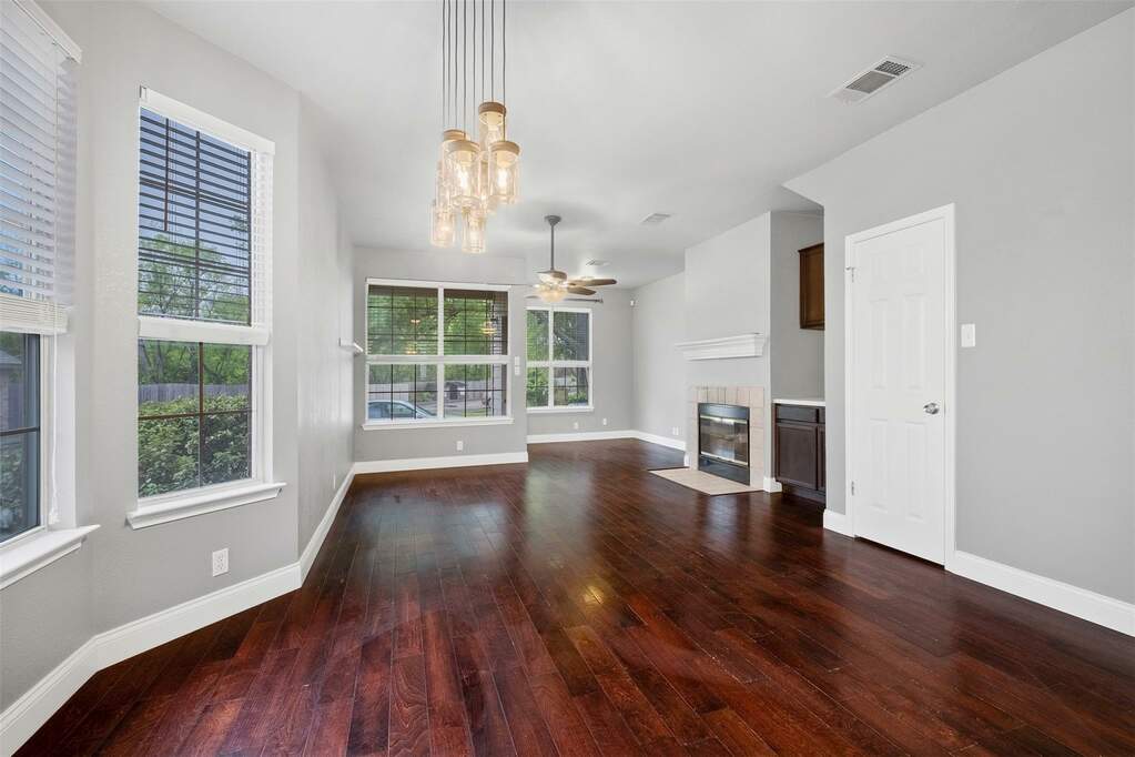 12401 Los Indios Trl 33, Austin, TX 78729 MLS 7685967 properties