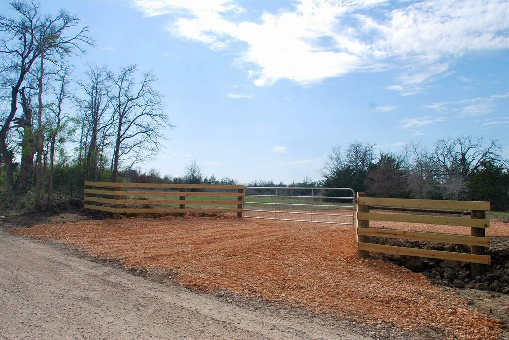 3094 County Rd 397, Moulton, TX 77975 MLS 7889940 properties Lonestar Christie's