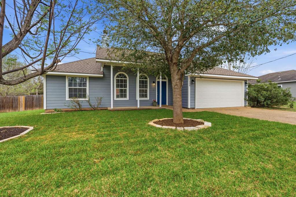 120 Kokomo Ln, Bastrop, TX 78602 - View 2
