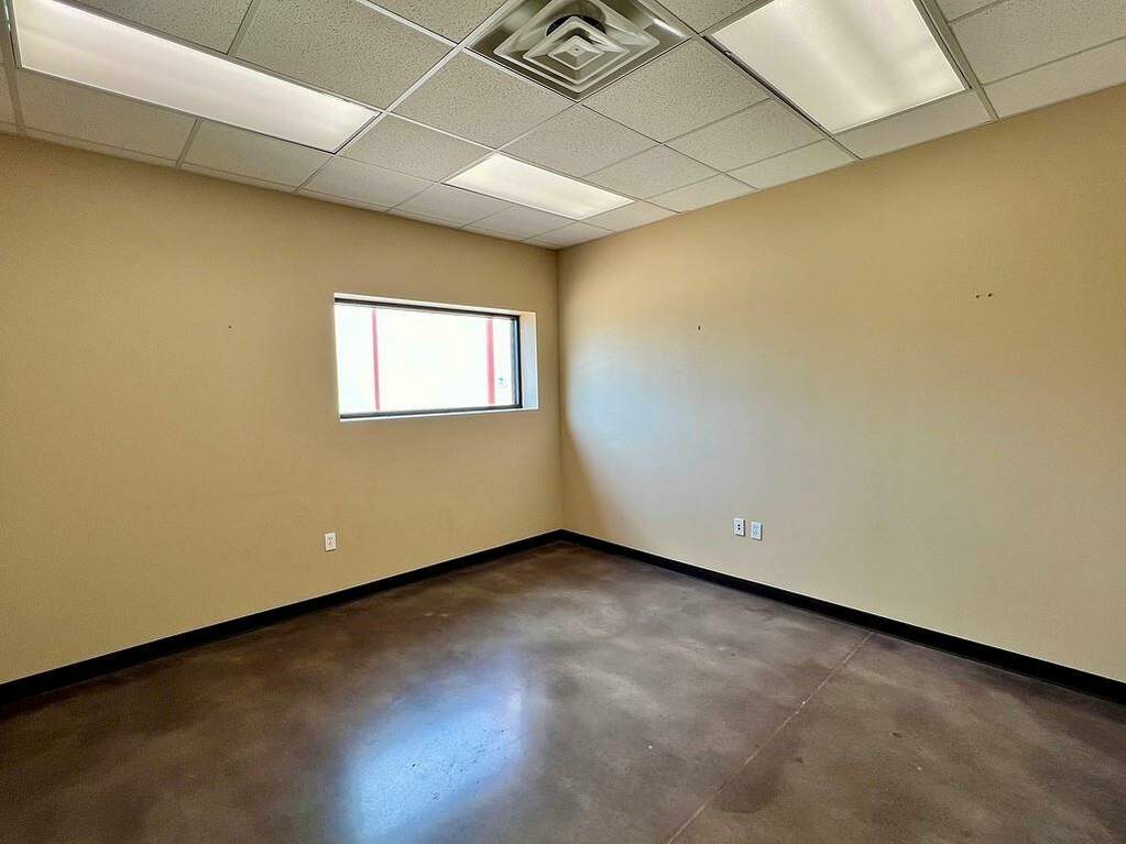 2103 Longwood Dr, Brenham, TX 77833 MLS 8645214 properties