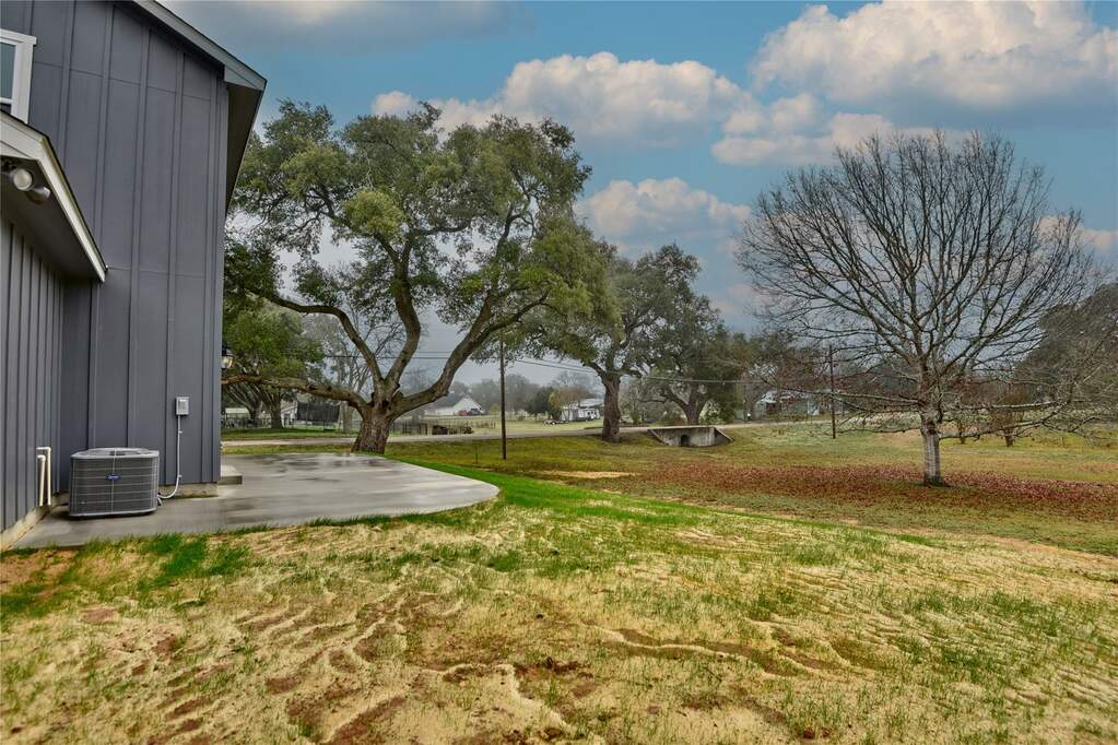 701 S. Hudson St, Flatonia, TX 78941 MLS 9199988 properties Dallas