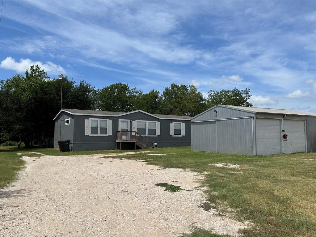 815 Track Rd, Dale, TX 78616, Dale