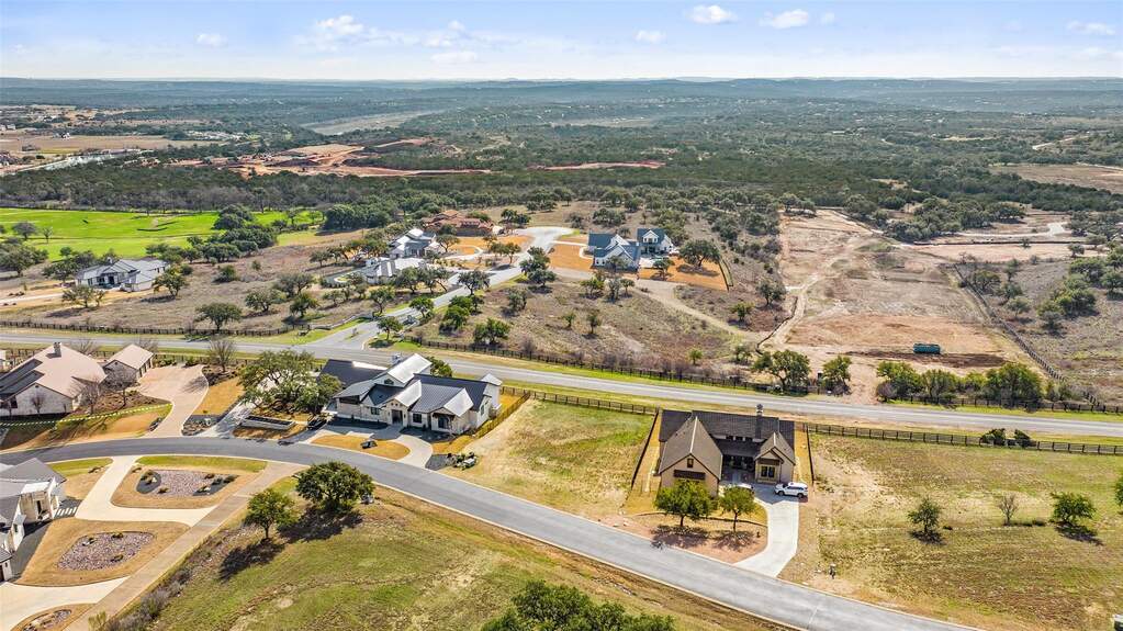 1409 Majestic Hills Blvd, Spicewood, TX 78669 - More