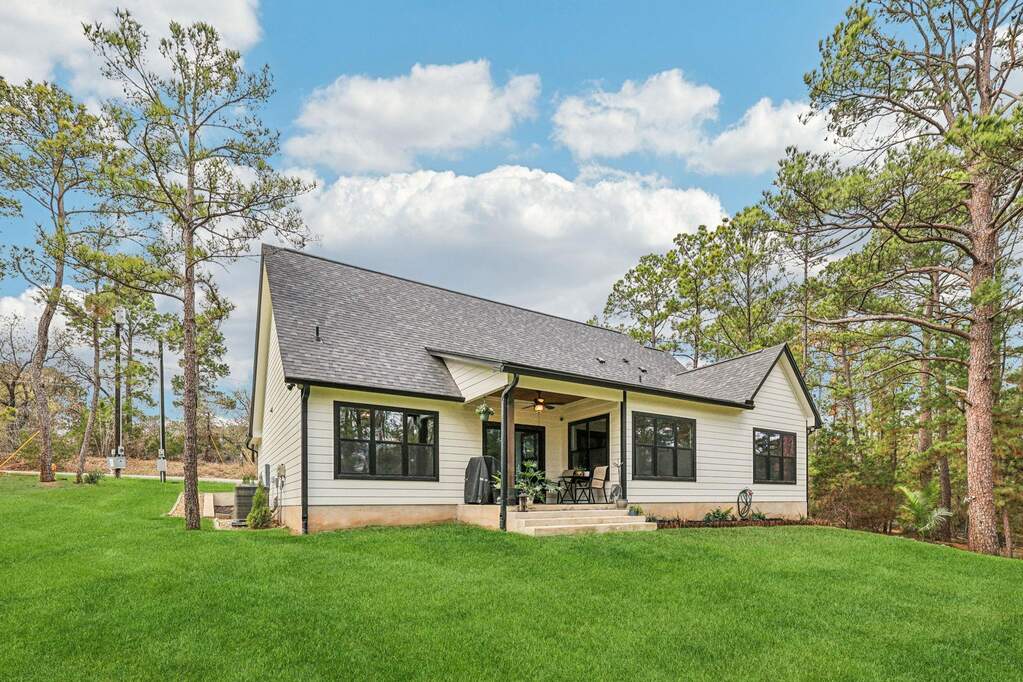 106 Kahuku Ct, Bastrop, TX 78602 - View 4