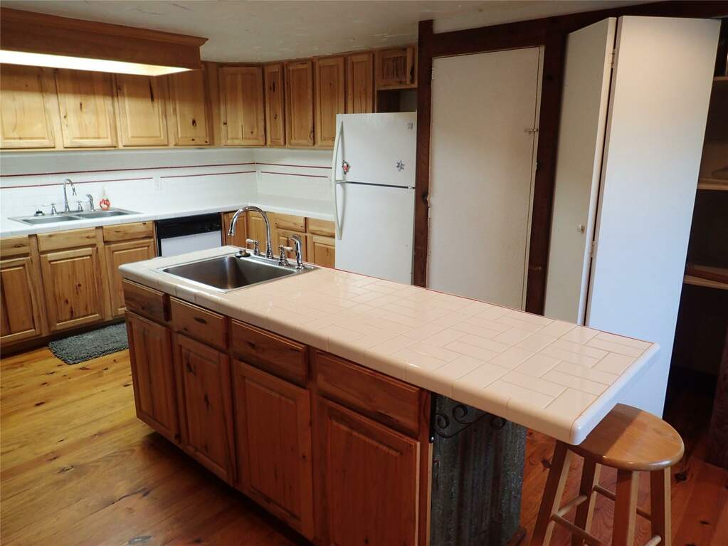 471 Fm 1296 Highway, Waelder, TX 78959 MLS 9530652 properties