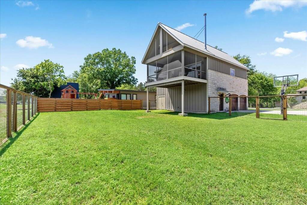 589 Pecan St, Canyon Lake, TX 78133 MLS 9911937 properties Dallas