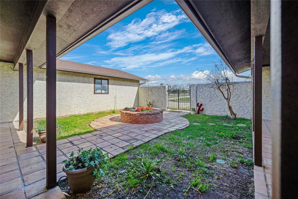 207 Broken Spur Dr, Kerrville, TX 78058 MLS 9955973 properties Dallas