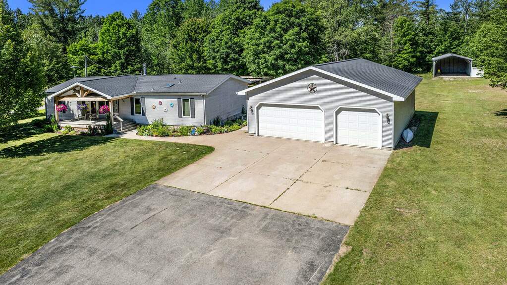 2610 Gonder Road, Interlochen, MI 49643 MLS 201829960 properties