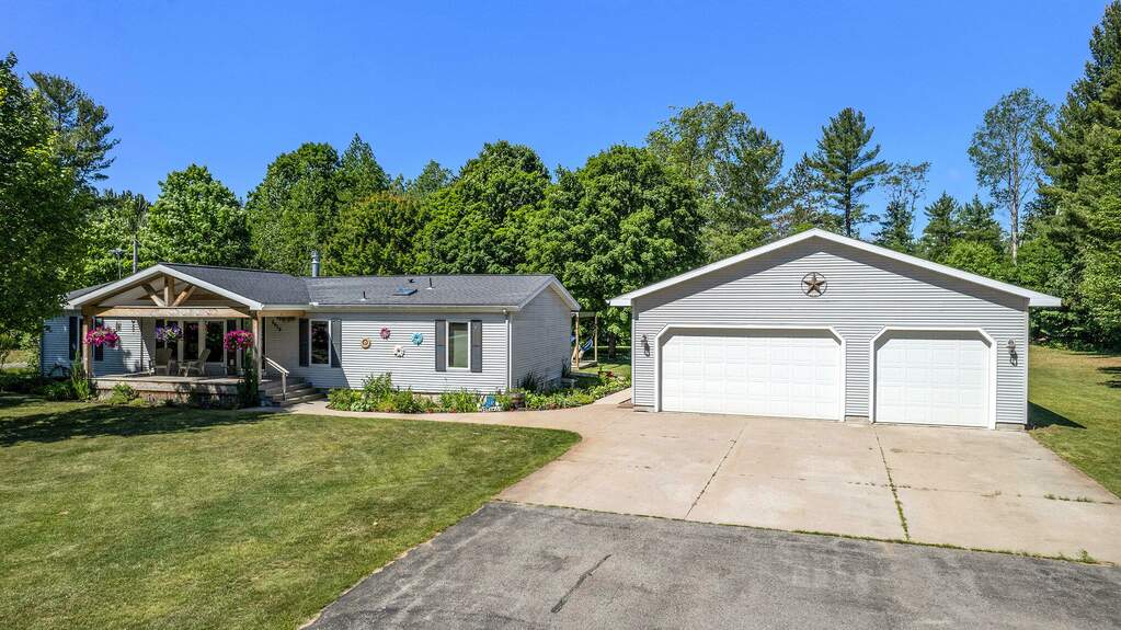 2610 Gonder Road, Interlochen, MI 49643 MLS 201829960 properties