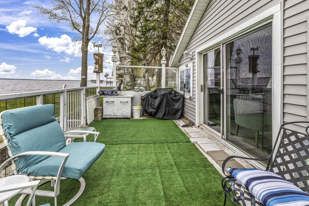 Apartment in Houghton Lake - View 4