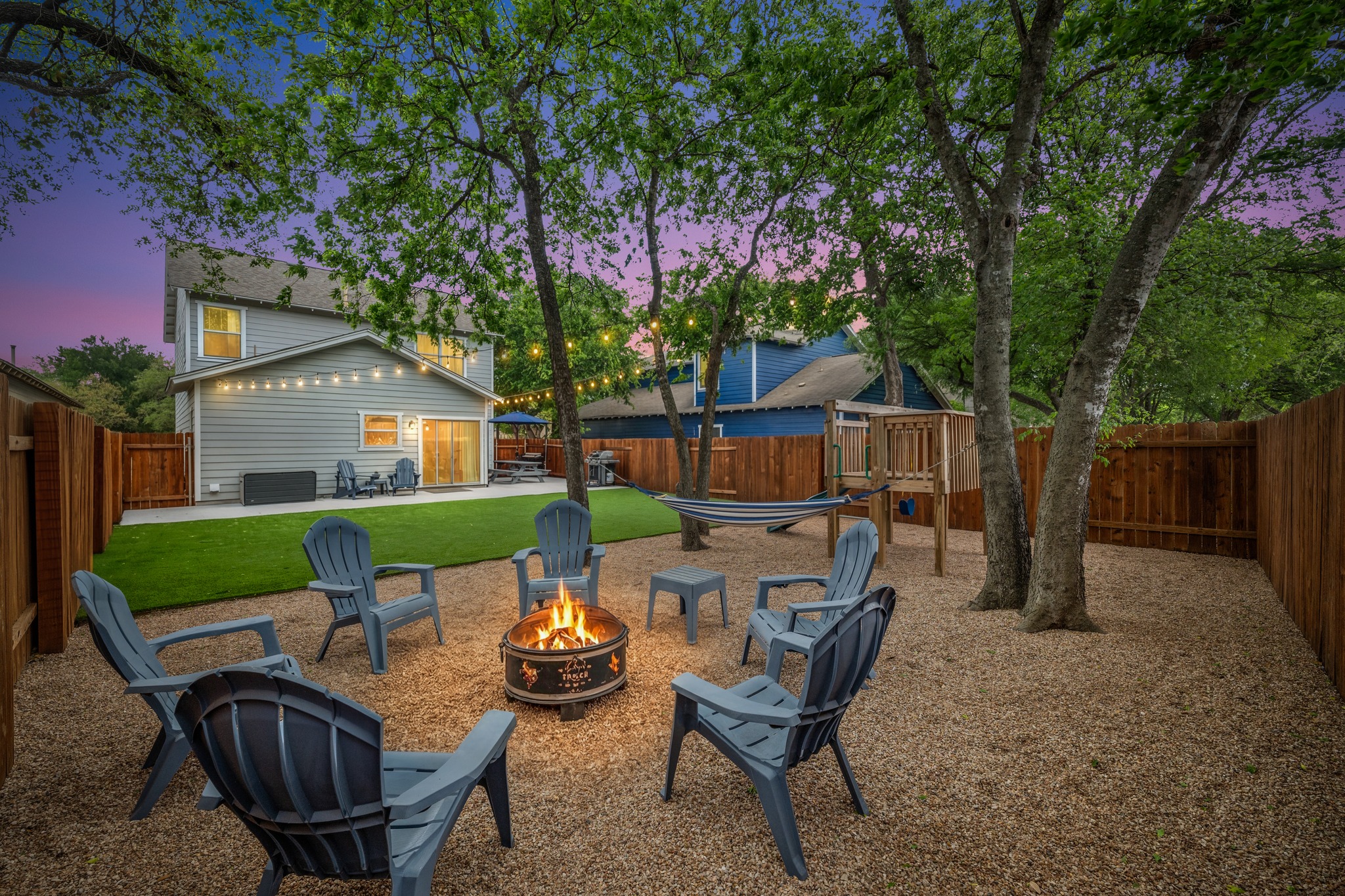 2121 Amur Dr