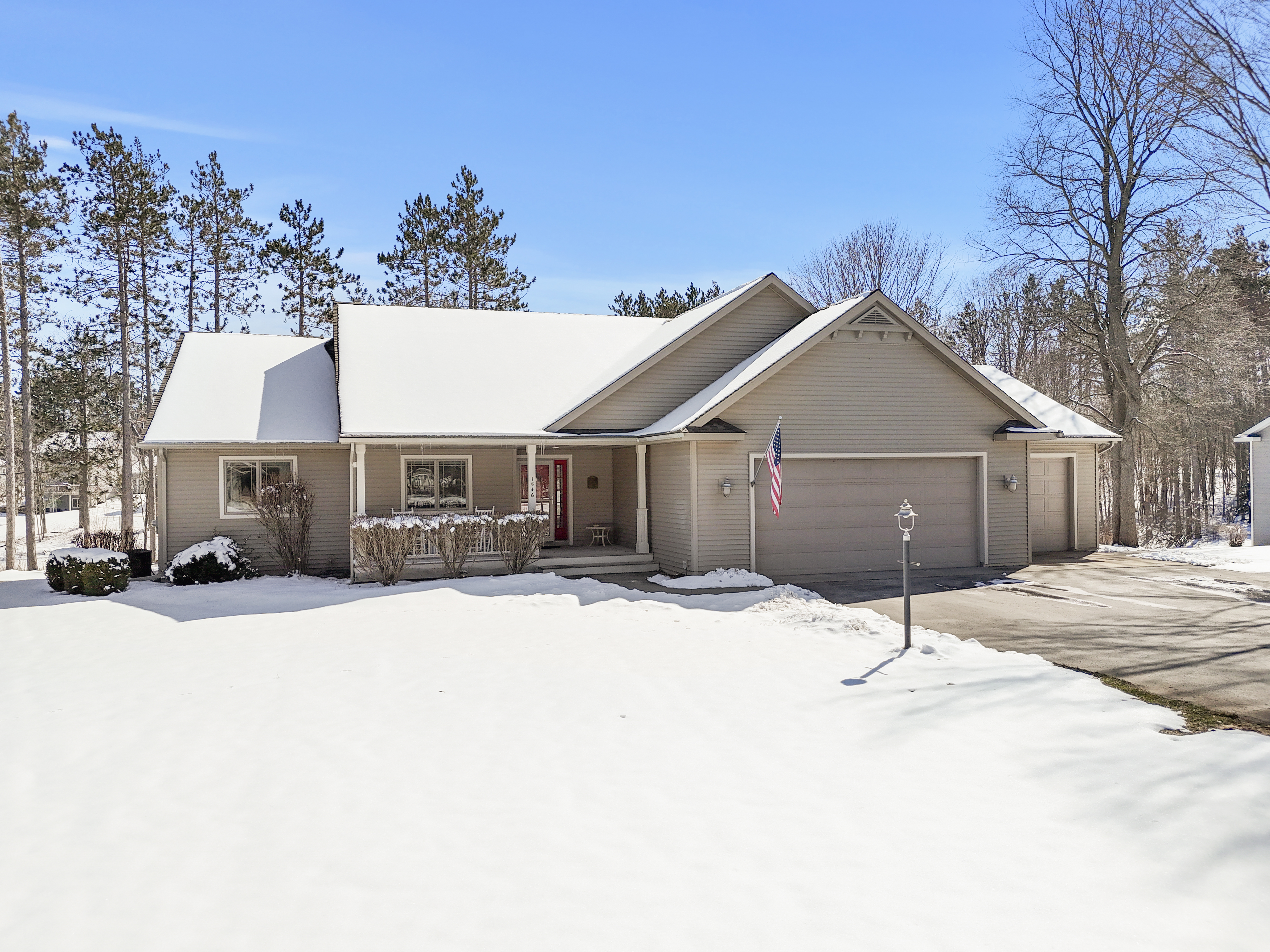 1546 Nightingale Lane