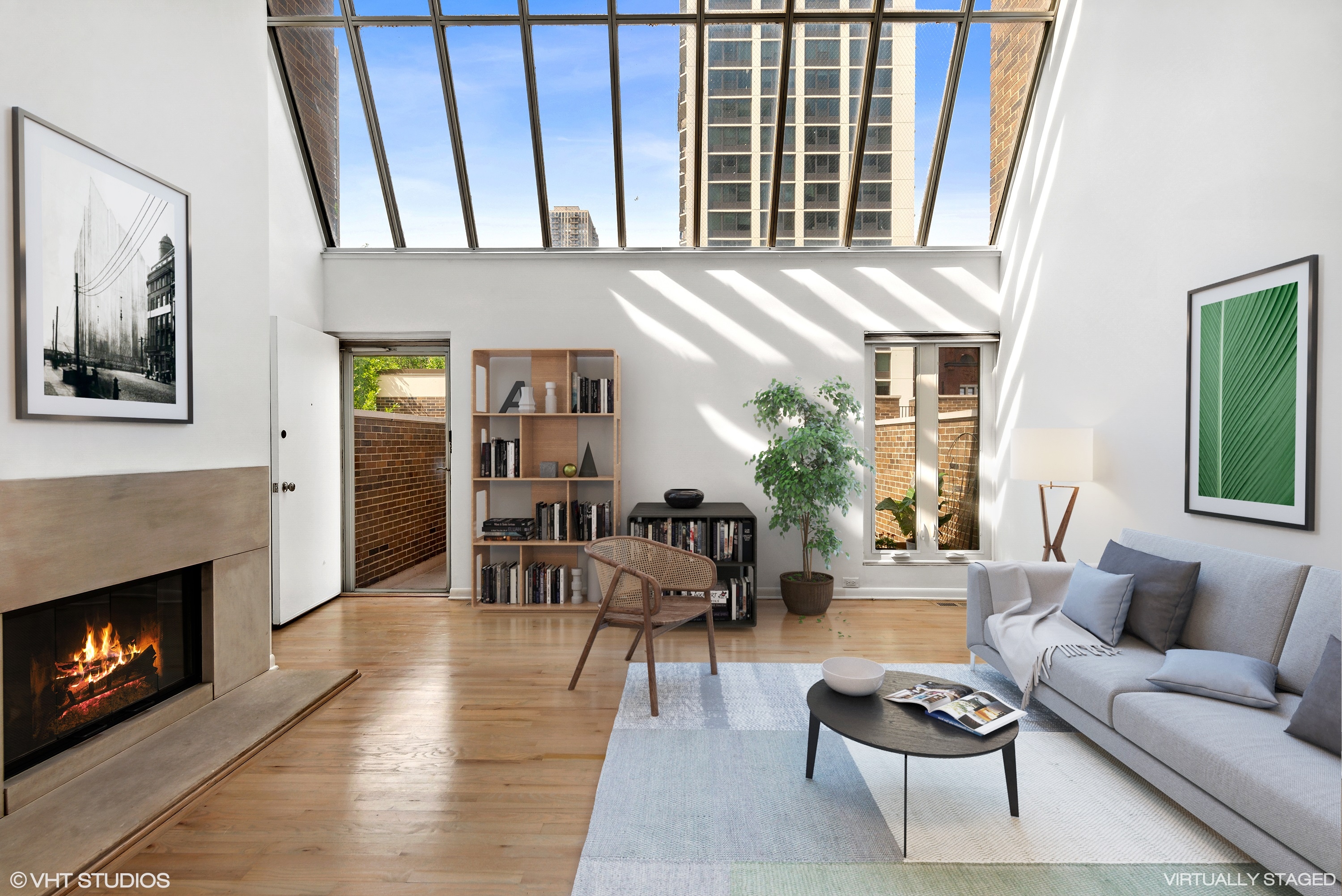 1537 N Sandburg Terrace