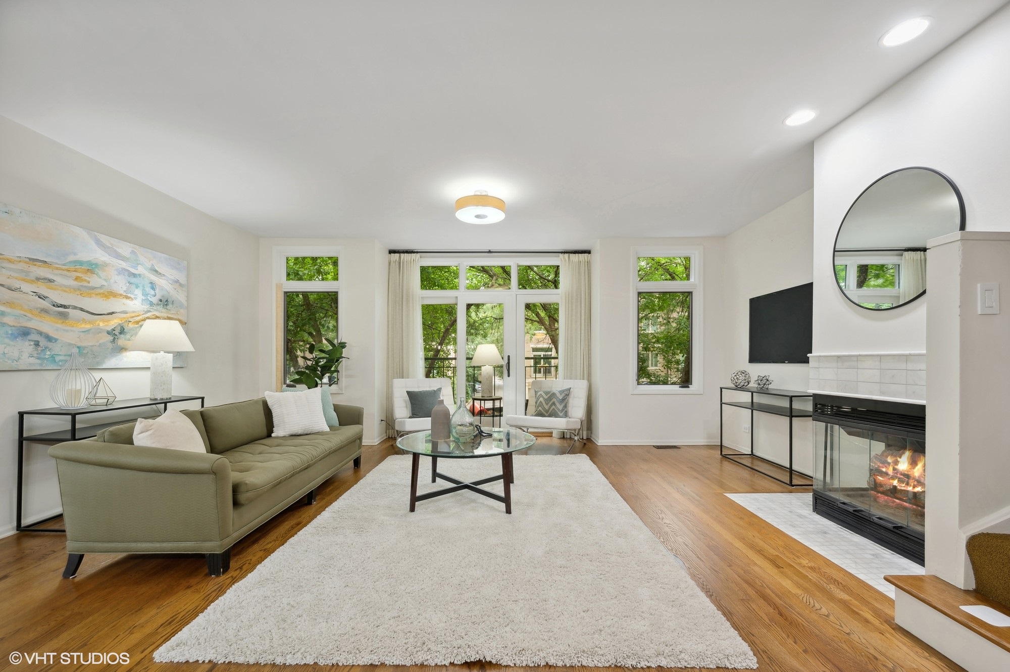 2727 N Janssen Avenue