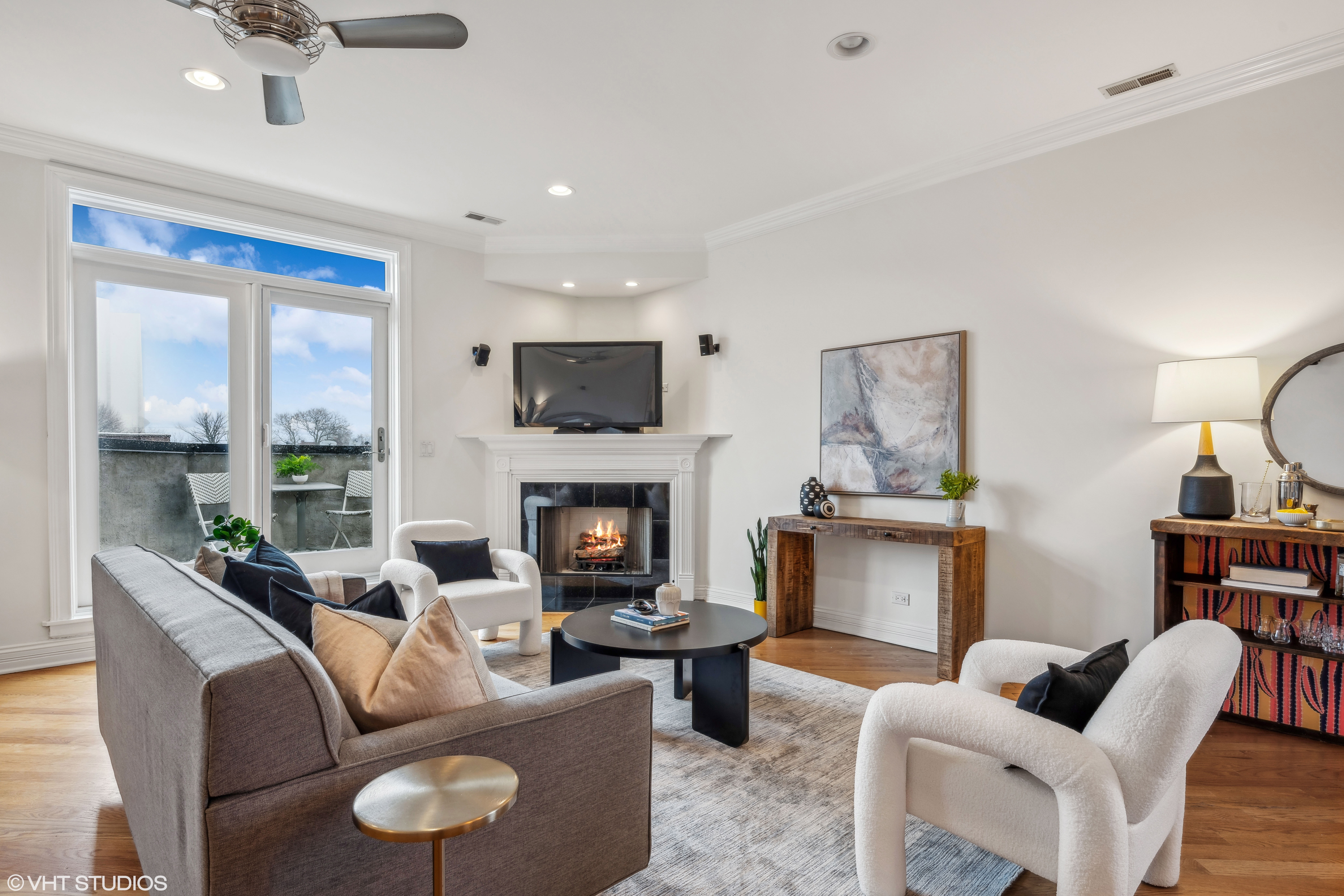 2235 W Augusta Boulevard #3