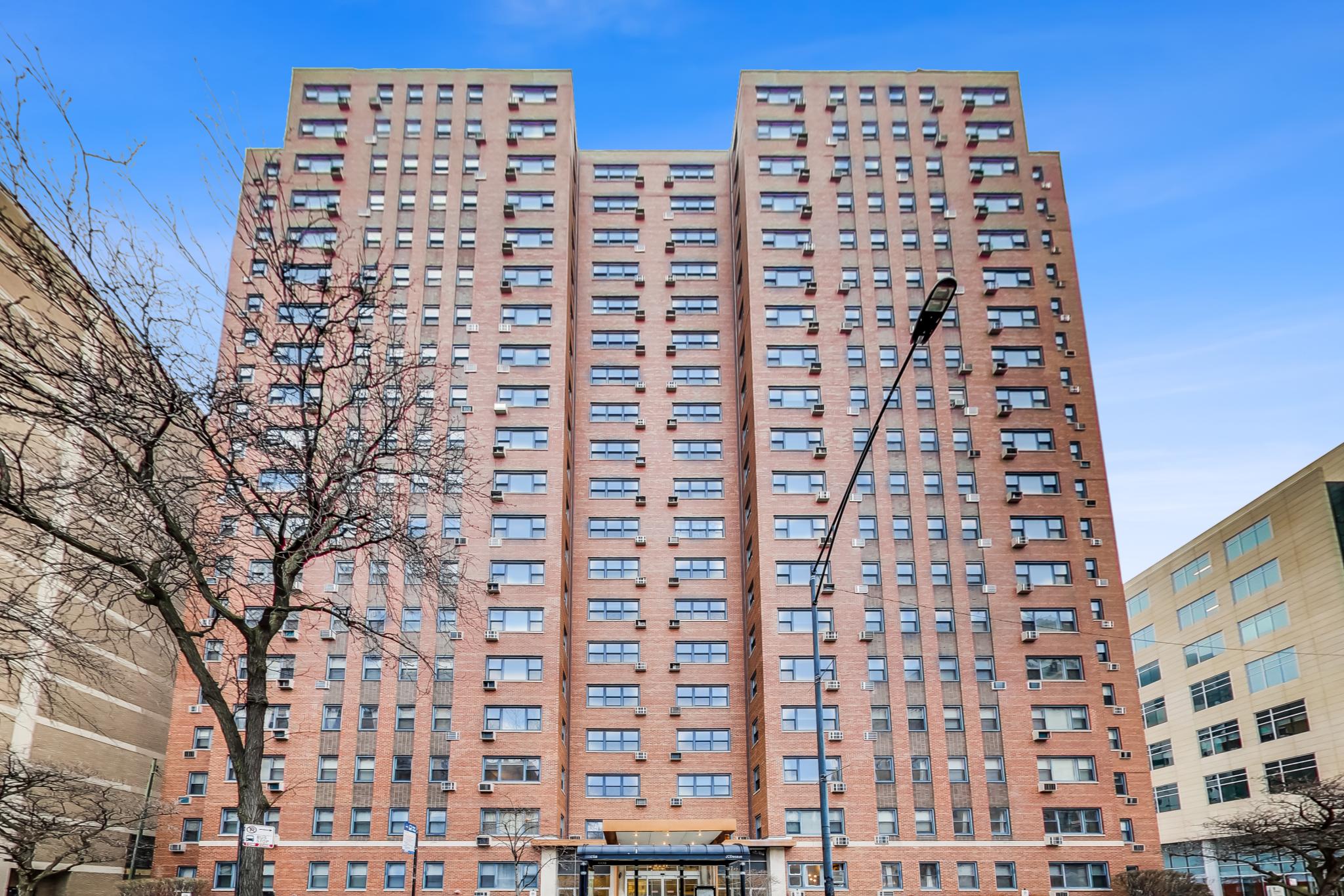 2909 N Sheridan Road #104