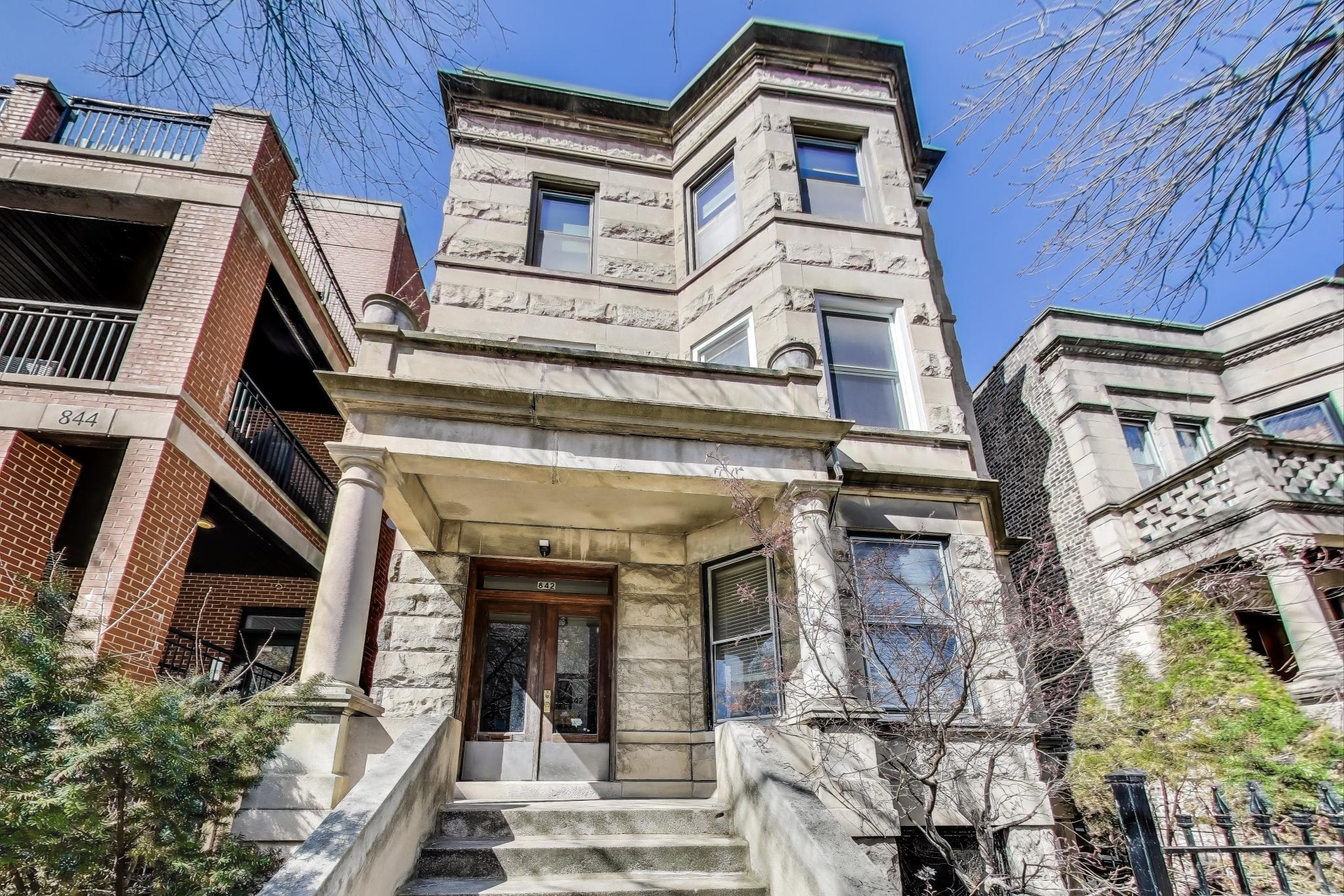 842 W Waveland Avenue #1