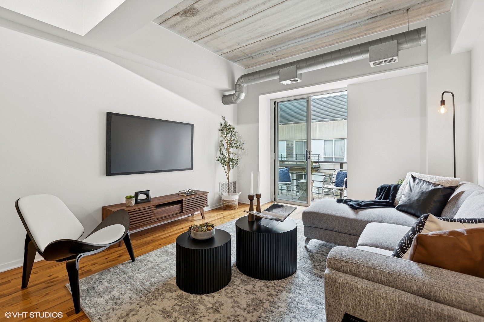 1440 S Michigan Avenue #521