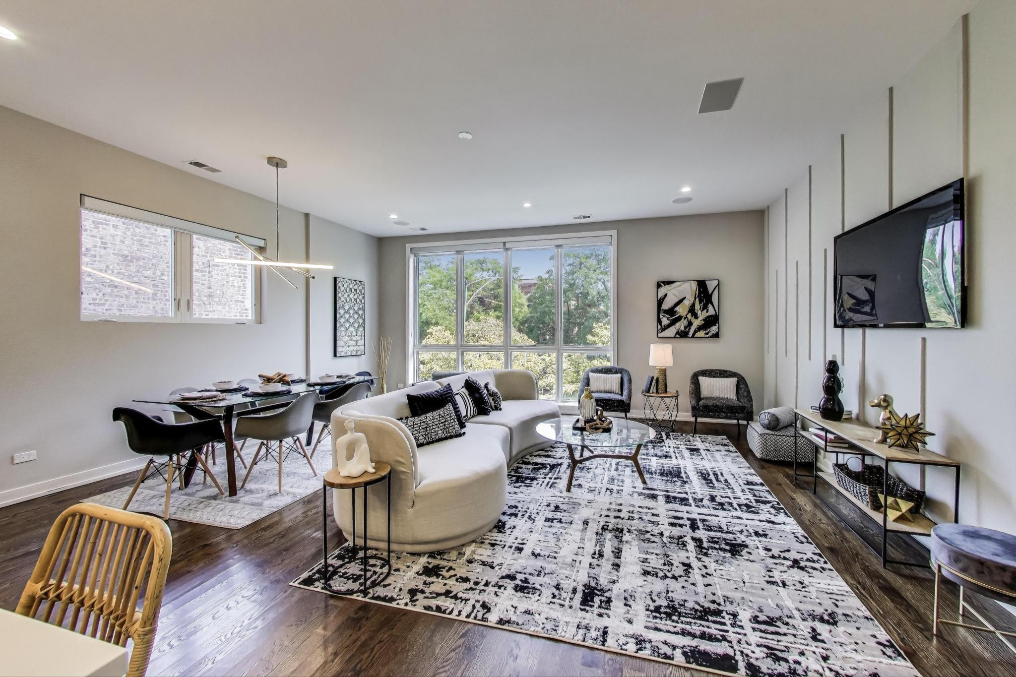 2040 N Kedzie Avenue #2N