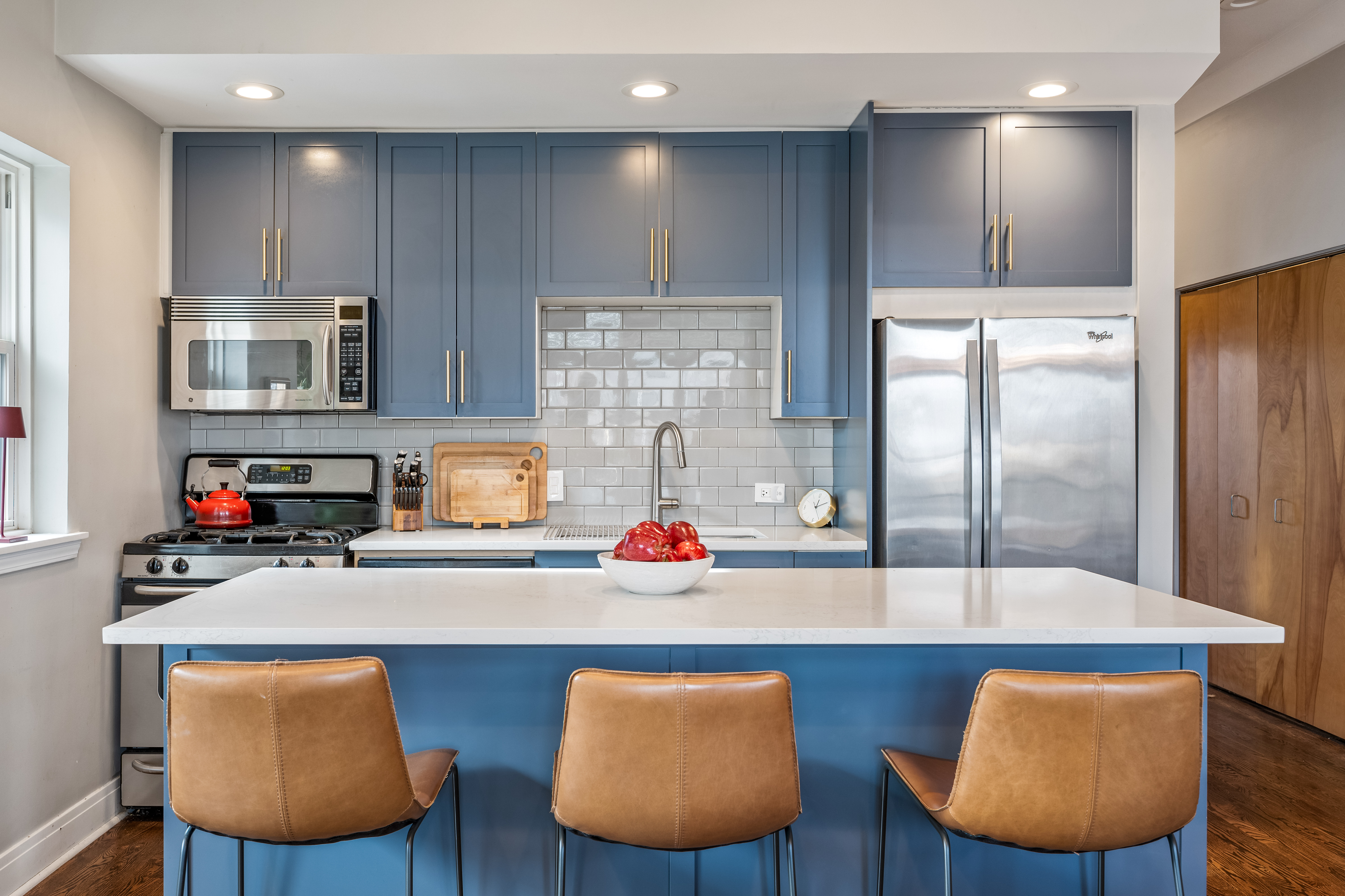 1617 N Oakley Avenue #E