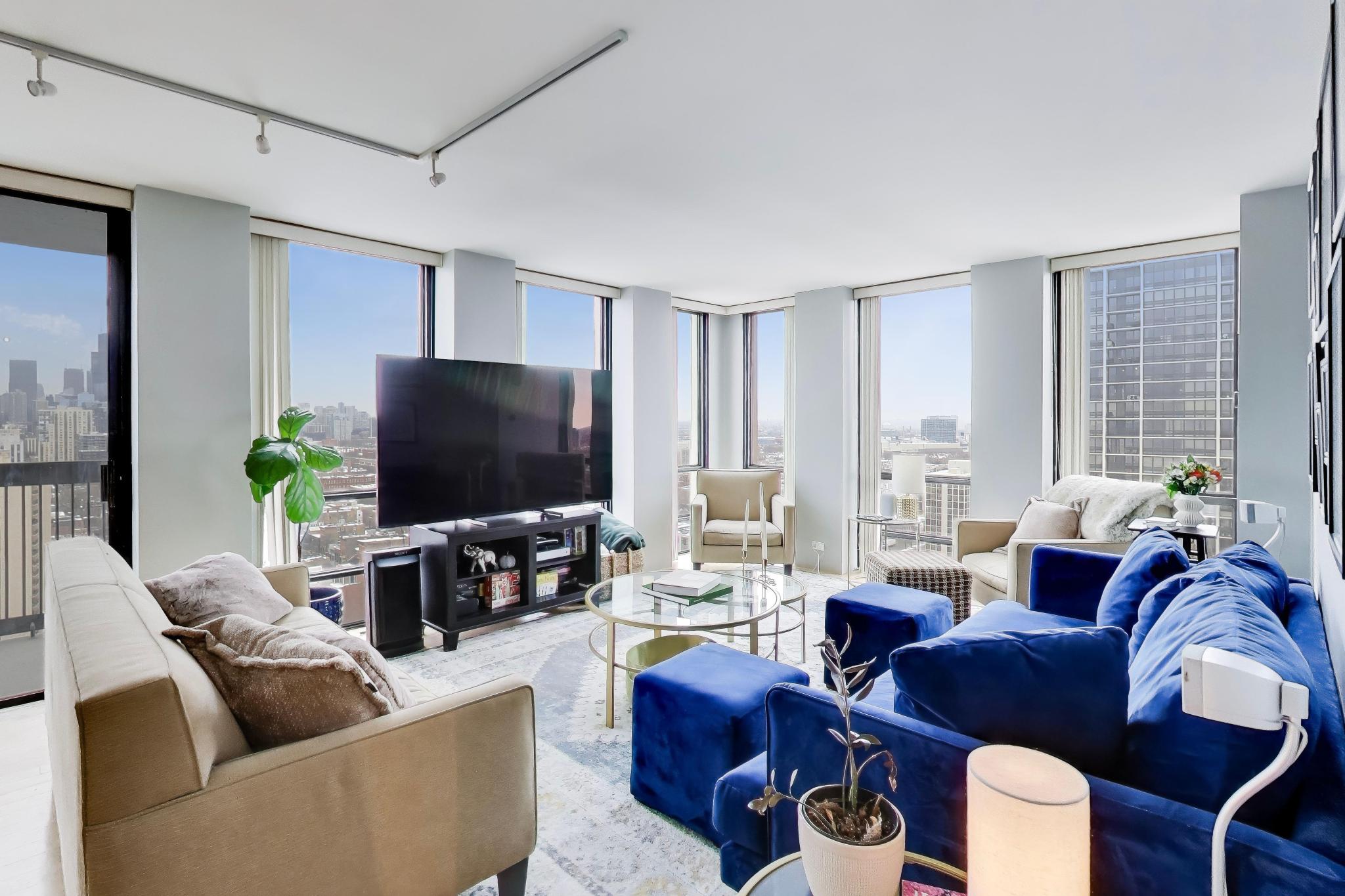 1660 N La Salle Drive #2502