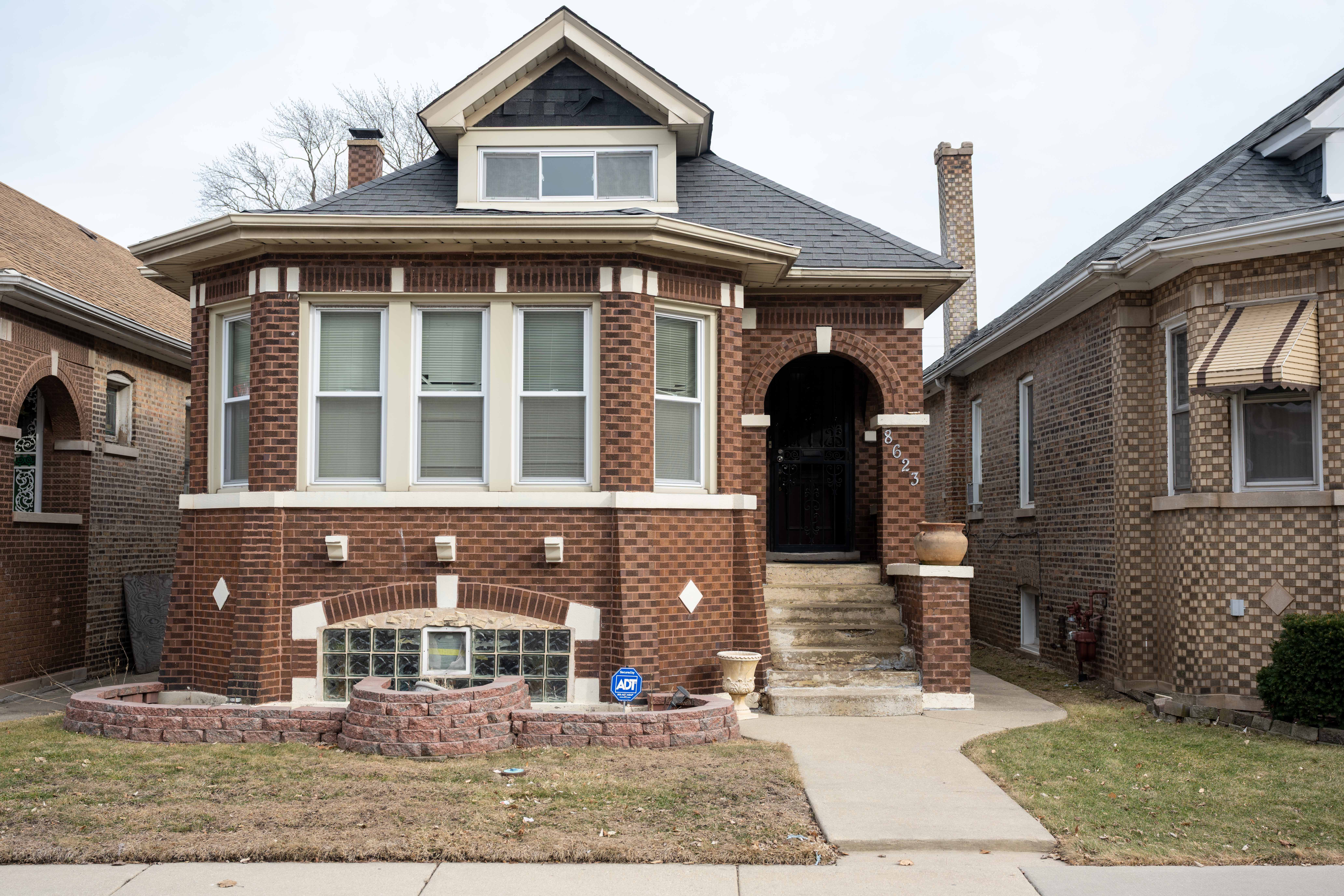 8623 S Cregier Avenue