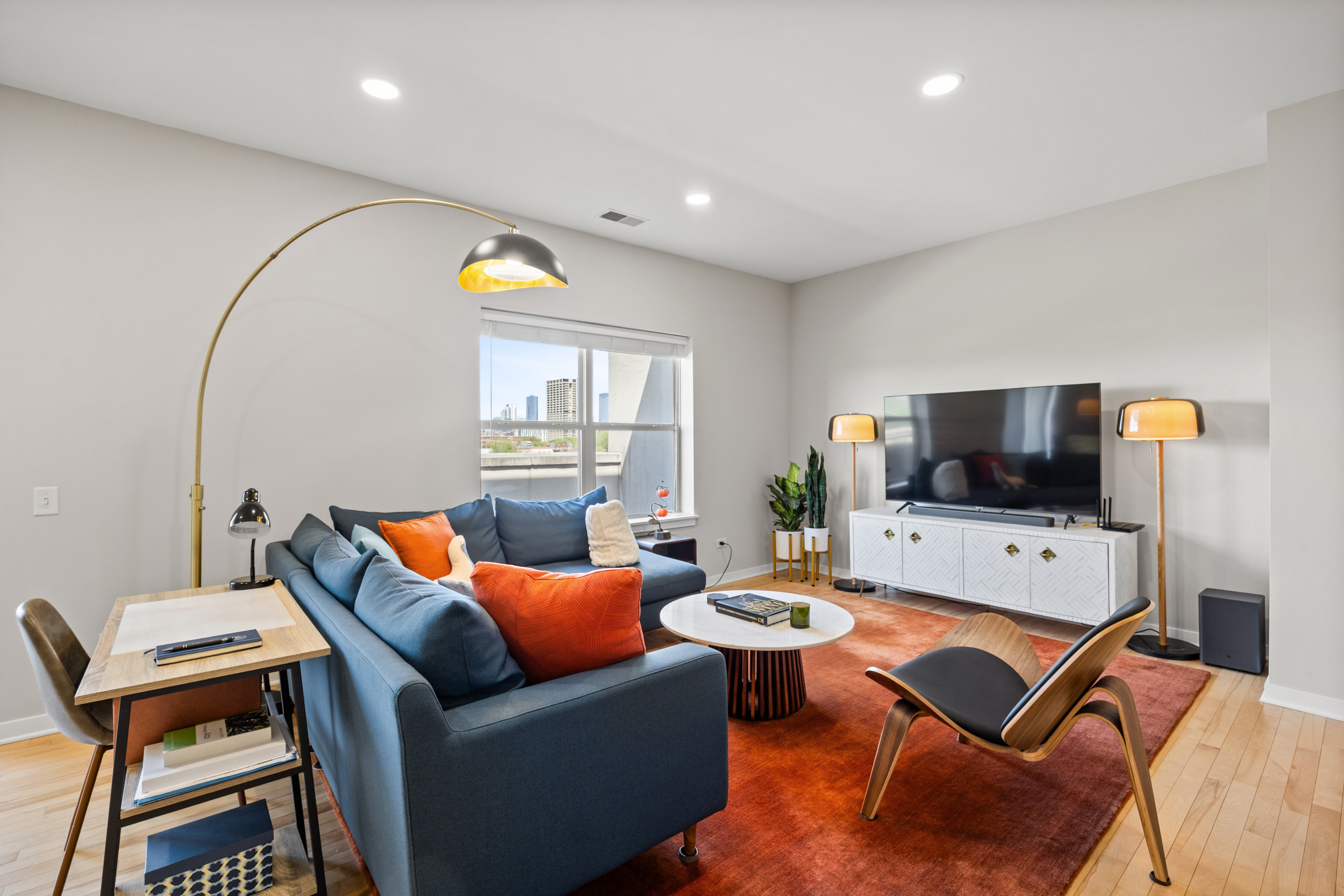1155 W Roosevelt Road #506