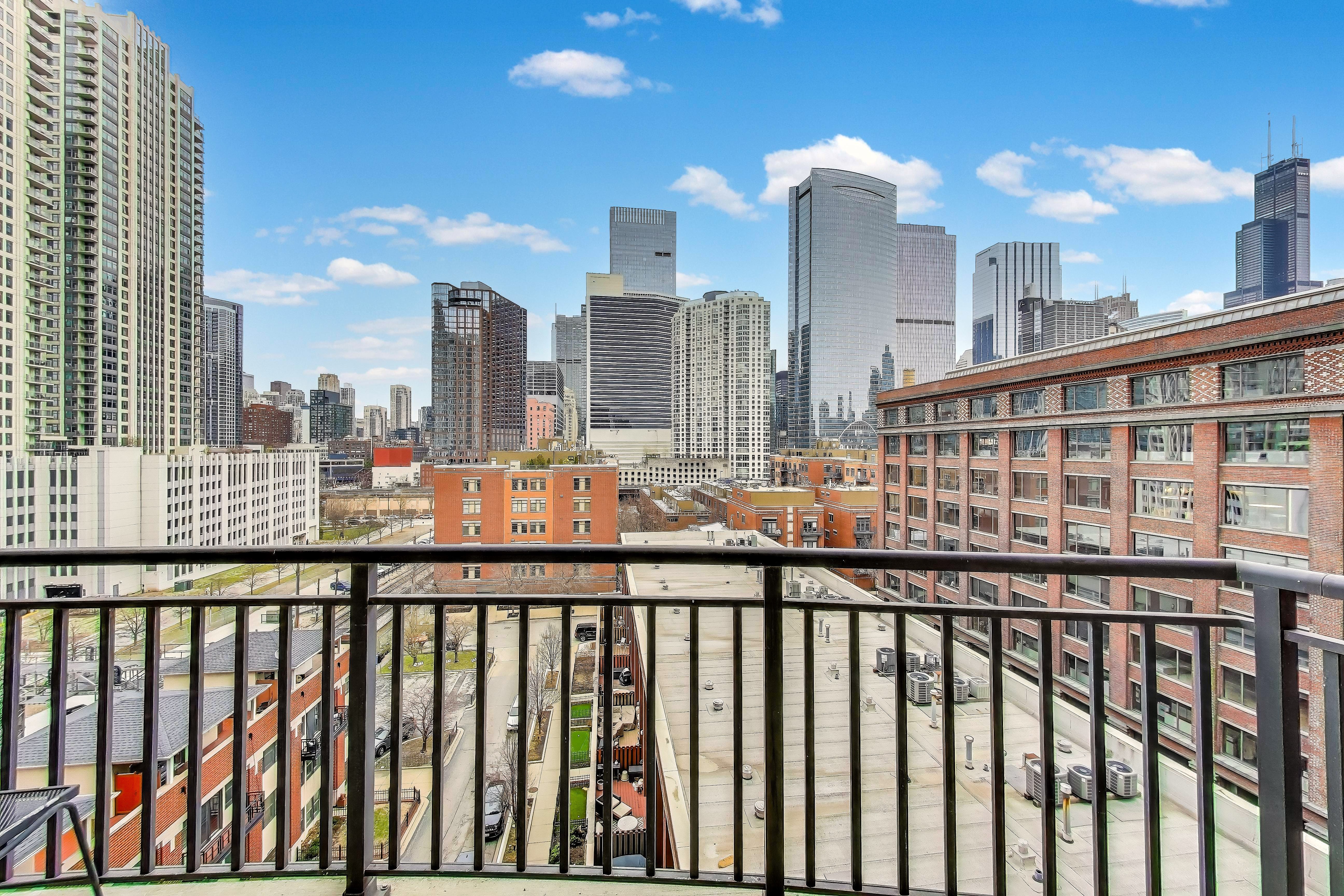 330 N Jefferson Street #803