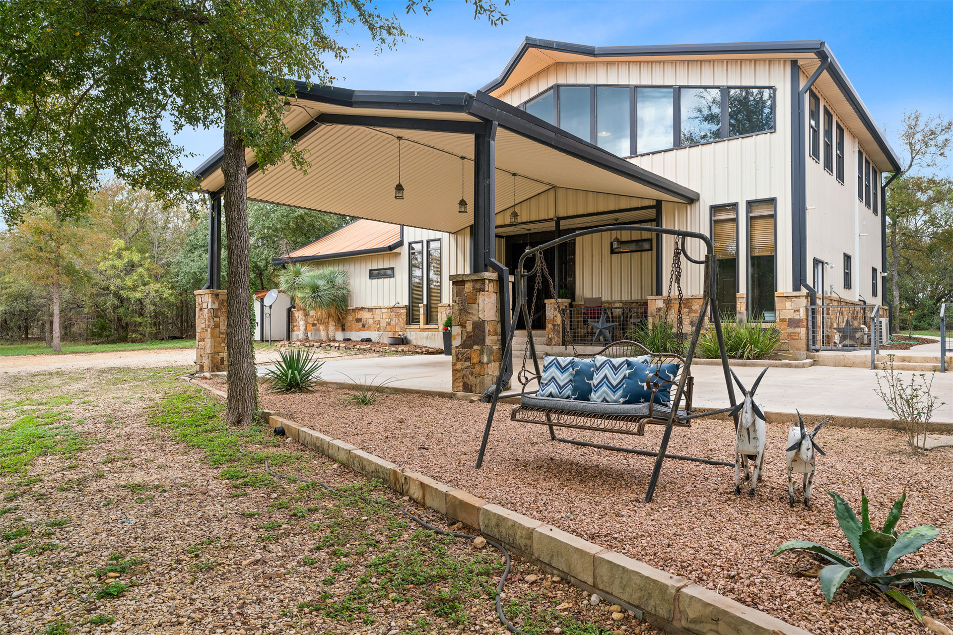 4 Bedroom Single Family Home/House's Image 7
