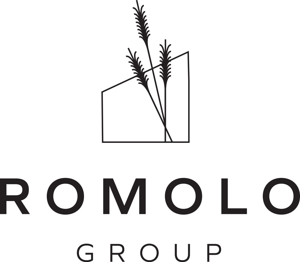 Jen Romolo logo